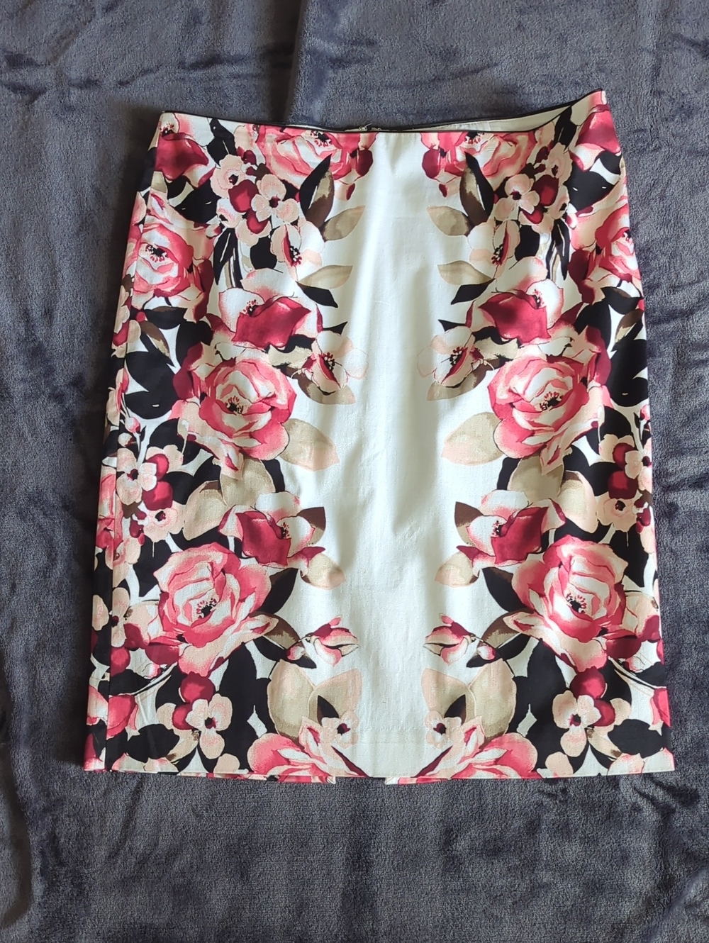 White House Black Market Floral Pencil Skirt in Pink, Black & Cream